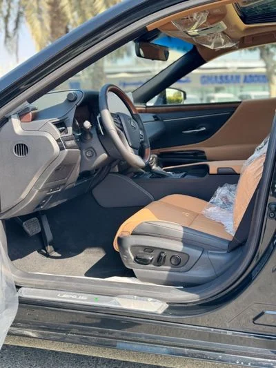 2025 Lexus ES300, weiß, 0 km, Import VAE — Foto 8 z 18