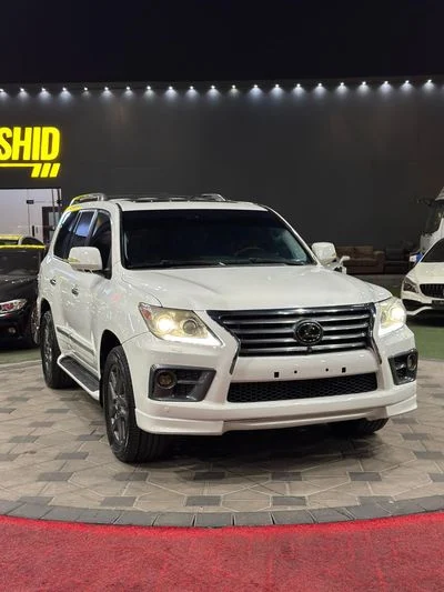 2011 Lexus LX570 TOP, weiß, 242.000 km, Import VAE — Foto 4 z 8