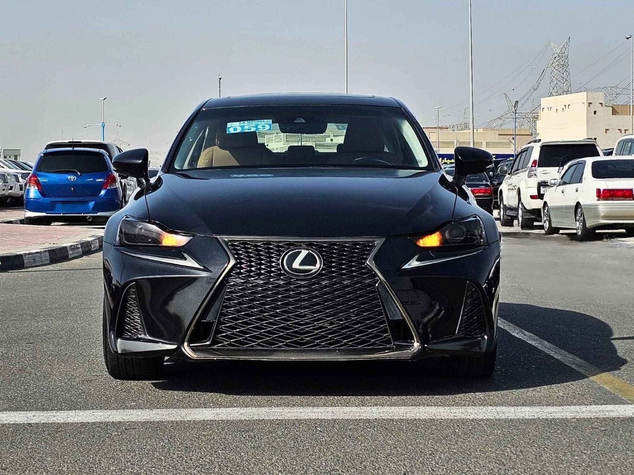 2019 Lexus IS300 PREMIER, schwarz, 6.220 km, Import VAE — Foto 1