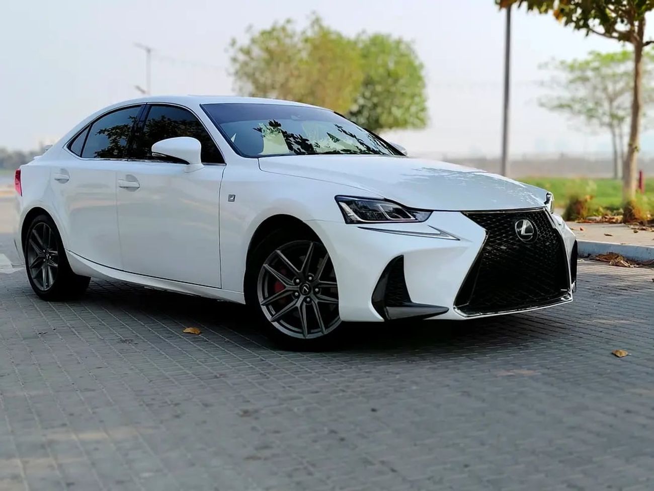 2017 Lexus IS300 AWD, weiß, 106.000 km, Import VAE — Foto 1
