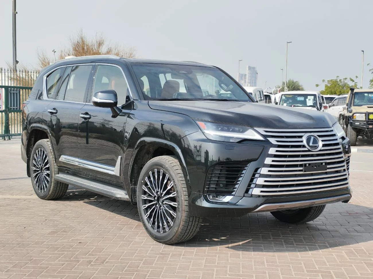 2026 Lexus LX700h, schwarz, 0 km, Import VAE — Foto 1 z 20 2026 Lexus LX700h, schwarz, 0 km, Import VAE — Foto 1 z 20
