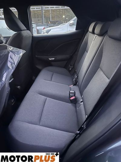 2026 Lexus LBX, rot, 0 km, Import VAE — Foto 6 z 6