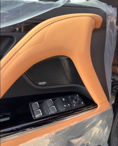 2026 Lexus LX600 PRESTIGE, schwarz, 0 km, Import VAE — Foto 16 z 21