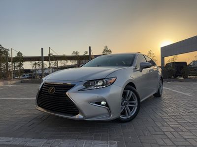 2016 Lexus ES350 PLATINUM, silber, 142.000 km, Import VAE — Foto 3 z 16