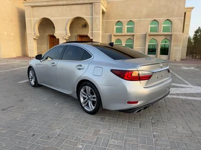 2016 Lexus ES350 PLATINUM, silber, 142.000 km, Import VAE — Foto 5 z 16