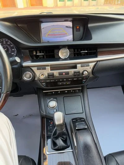 2016 Lexus ES350 PLATINUM, silber, 142.000 km, Import VAE — Foto 9 z 16