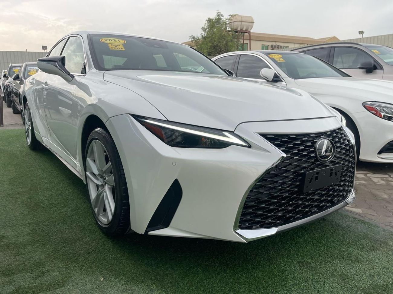 2021 Lexus IS300 AWD, weiß, 21.906 km, Import VAE — Foto 1