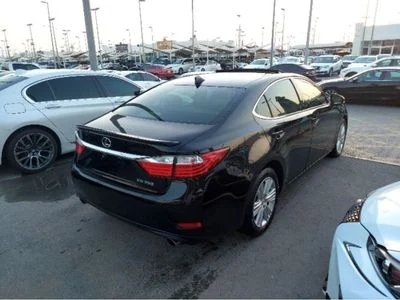 2015 Lexus ES350 PLATINUM, schwarz, 83.000 km, Import VAE — Foto 4 z 10