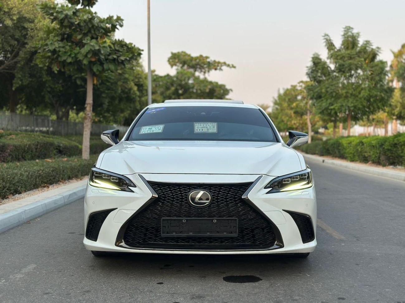2023 Lexus ES350 F SPORT, weiß, 90.000 km, Import VAE — Foto 1