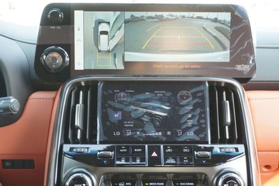 2026 Lexus LX700h VIP, weiß, 0 km, Import VAE — Foto 11 z 23