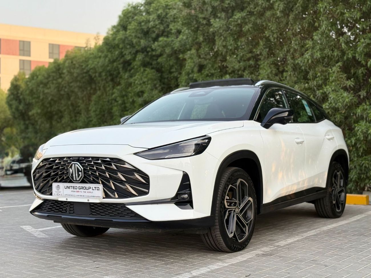 2025 Mg One LUX, weiß, 10 km, Import VAE — Foto 1