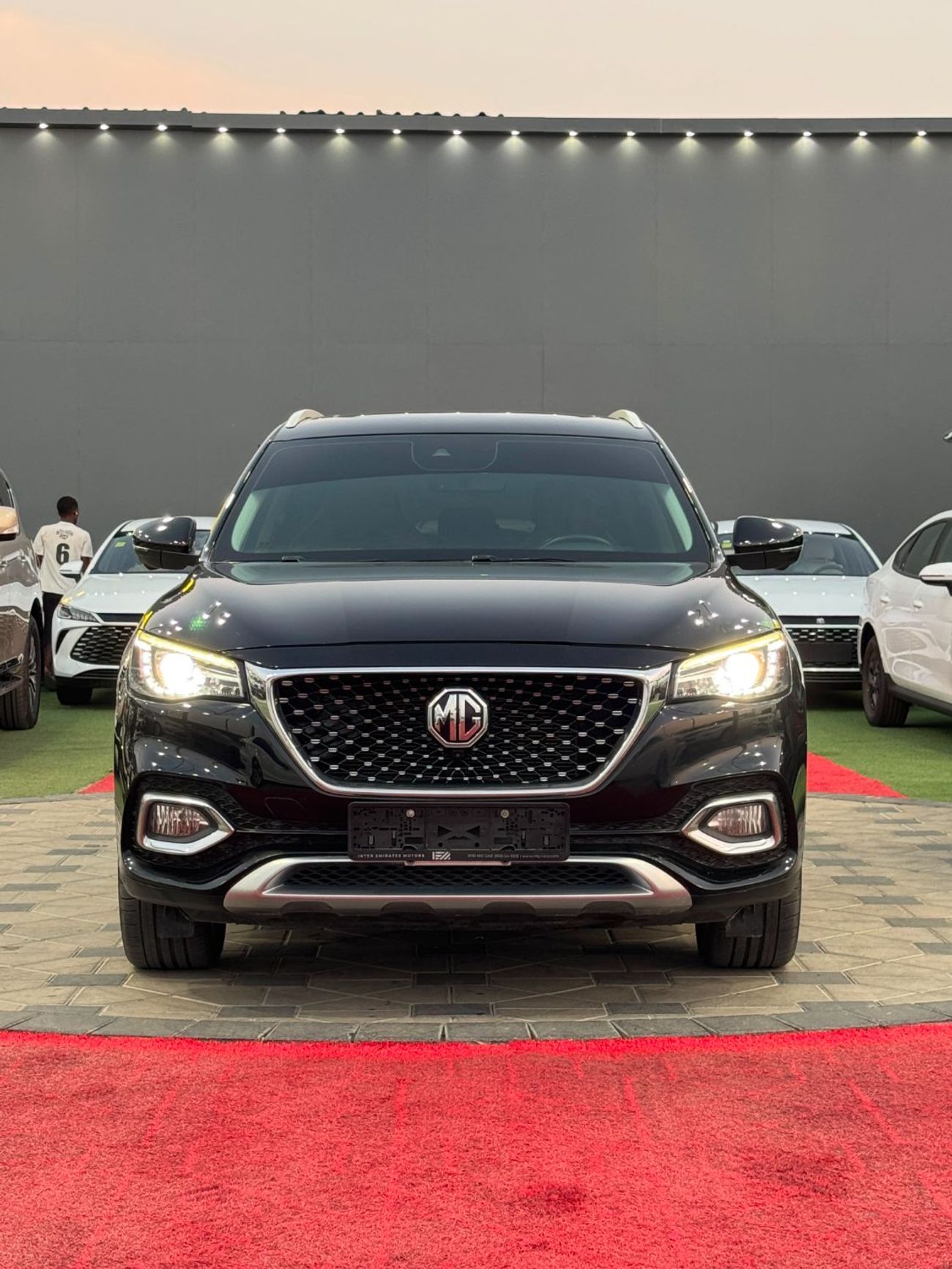 2022 Mg HS TROPHY, schwarz, 175.000 km, Import VAE — Foto 1