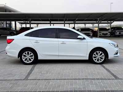 2022 Mg HS, weiß, 79.000 km, Import VAE — Foto 9 z 16