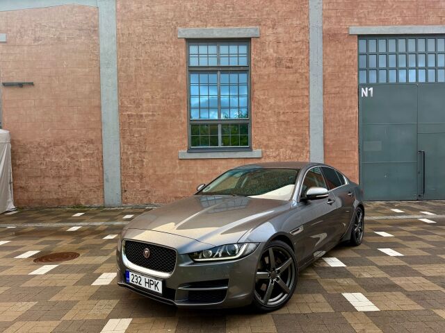 2016 Jaguar XE, Estland — Foto 1
