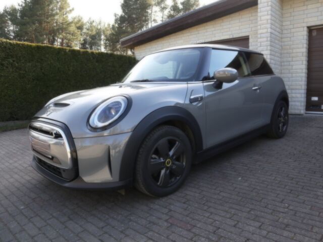 2021 MINI Cooper SE, Estland — Foto 1