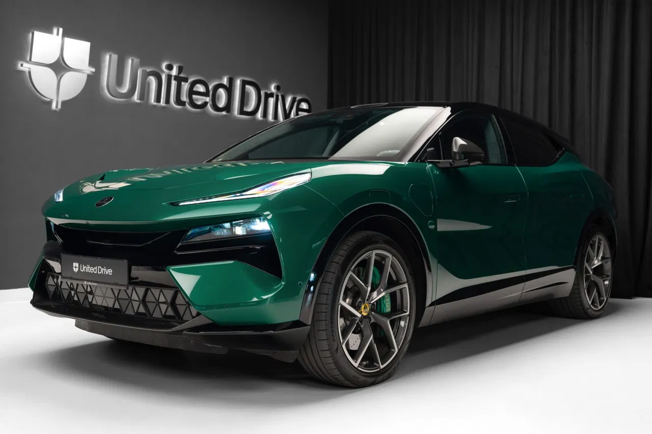 Lotus Eletre Lotus Eletre, Rumänien — Foto 1