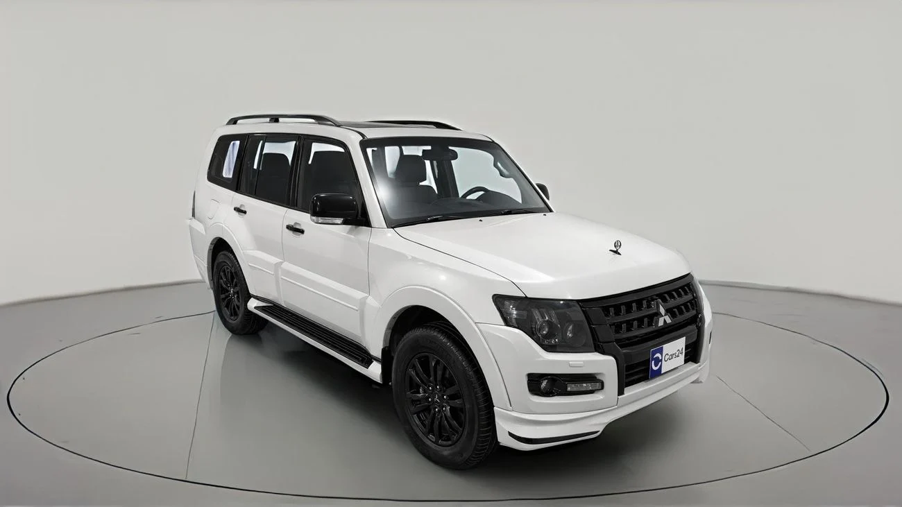 2020 Mitsubishi Pajero, weiß, 71.822 km, Import VAE — Foto 1