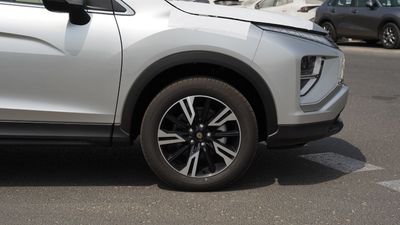 2026 Mitsubishi Eclipse Cross GLX HIGH LINE, silber, 0 km, Import VAE — Foto 8 z 17