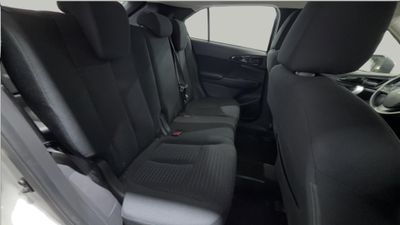 2025 Mitsubishi Eclipse Cross GLX HIGH LINE, silber, 39.789 km, Import VAE — Foto 14 z 16