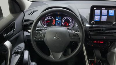 2025 Mitsubishi Eclipse Cross GLX HIGH LINE, silber, 39.789 km, Import VAE — Foto 8 z 16