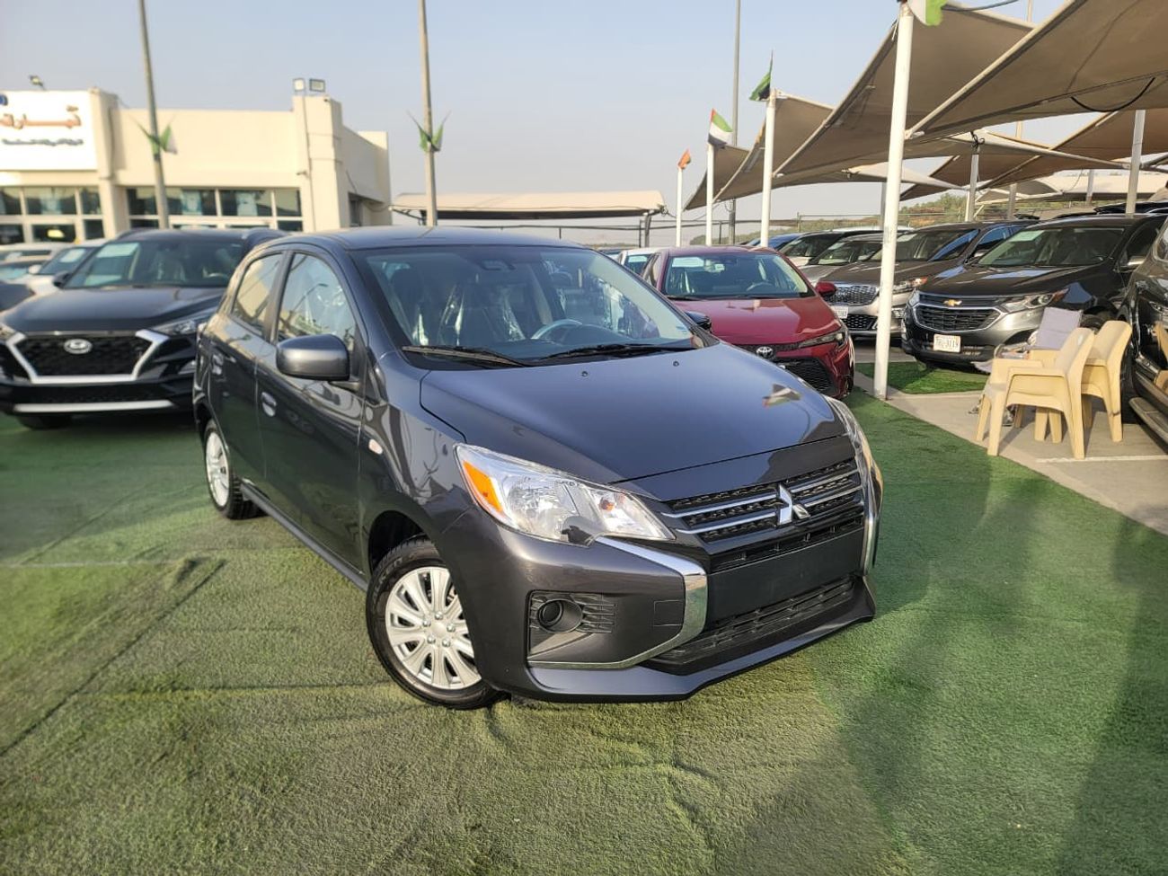 2024 Mitsubishi Mirage GLX, grau, 68 km, Import VAE — Foto 1