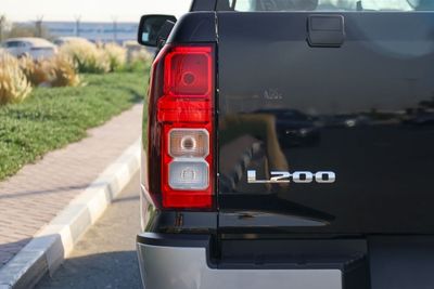 2027 Mitsubishi L200, schwarz, 0 km, Import VAE — Foto 10 z 27