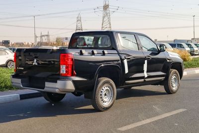 2027 Mitsubishi L200, schwarz, 0 km, Import VAE — Foto 5 z 27