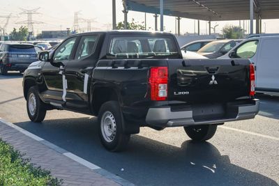 2027 Mitsubishi L200, schwarz, 0 km, Import VAE — Foto 6 z 27