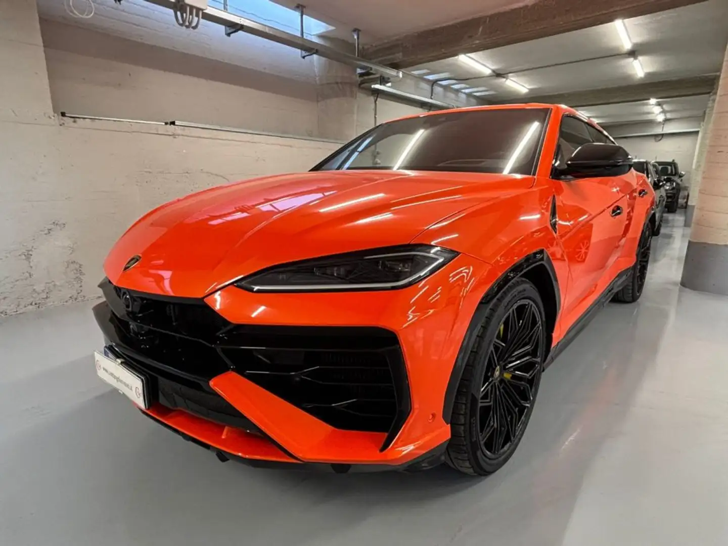 2026 Lamborghini Urus, orange, 250 km, Italien — Foto 1