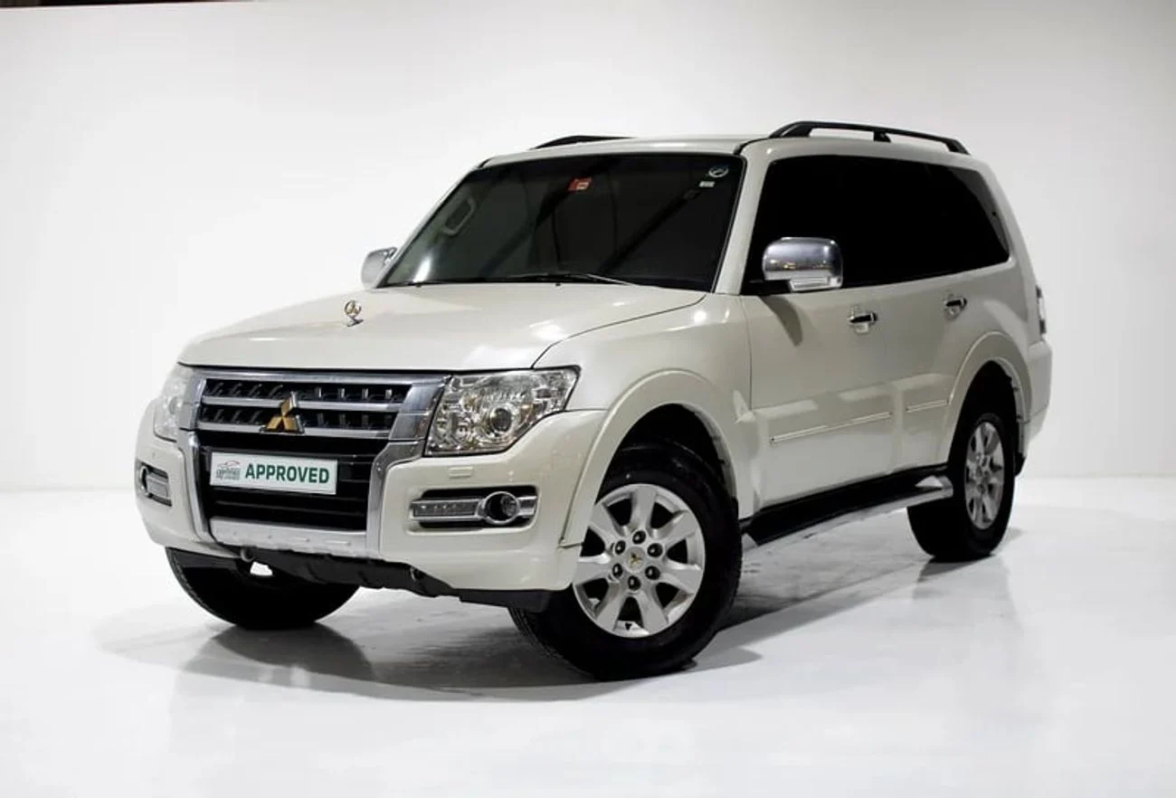 2020 Mitsubishi Pajero GLS HIGHLINE, weiß, 59.476 km, Import VAE — Foto 1