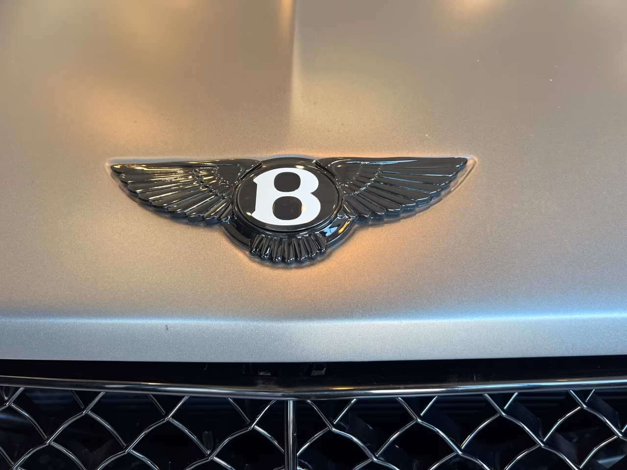 2024 Bentley, Italien — Foto 13 z 31