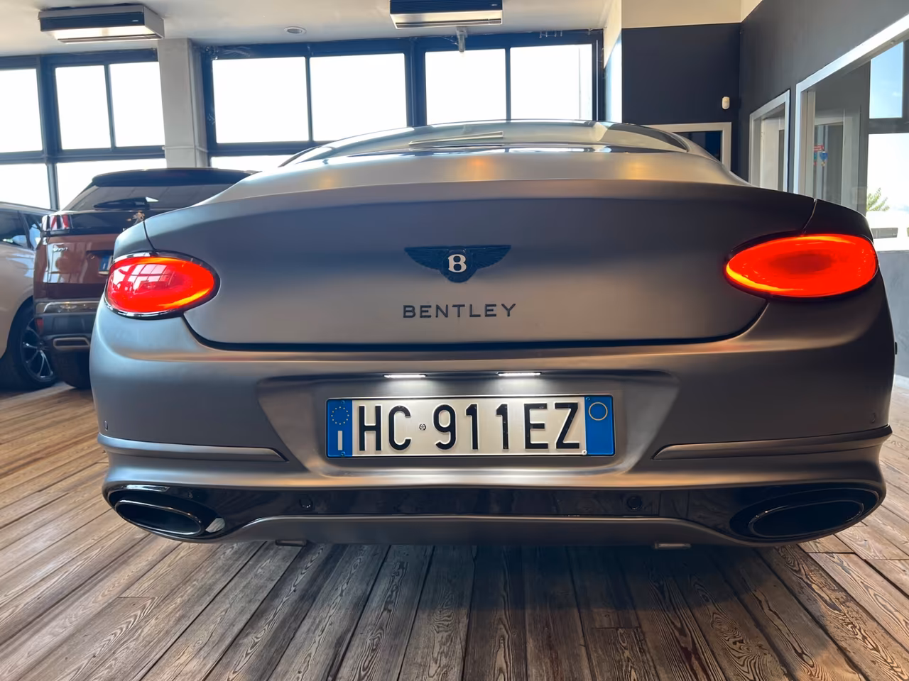 2024 Bentley, Italien — Foto 7 z 31