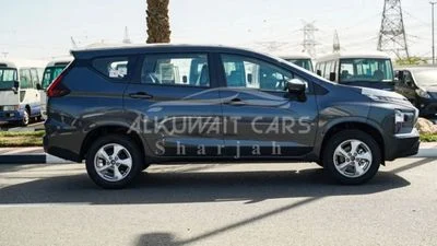2023 Mitsubishi Xpander MEDIUM LINE, grau, 0 km, Import VAE — Foto 3 z 14