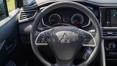 2023 Mitsubishi Xpander MEDIUM LINE, grau, 0 km, Import VAE — Foto 9 z 14