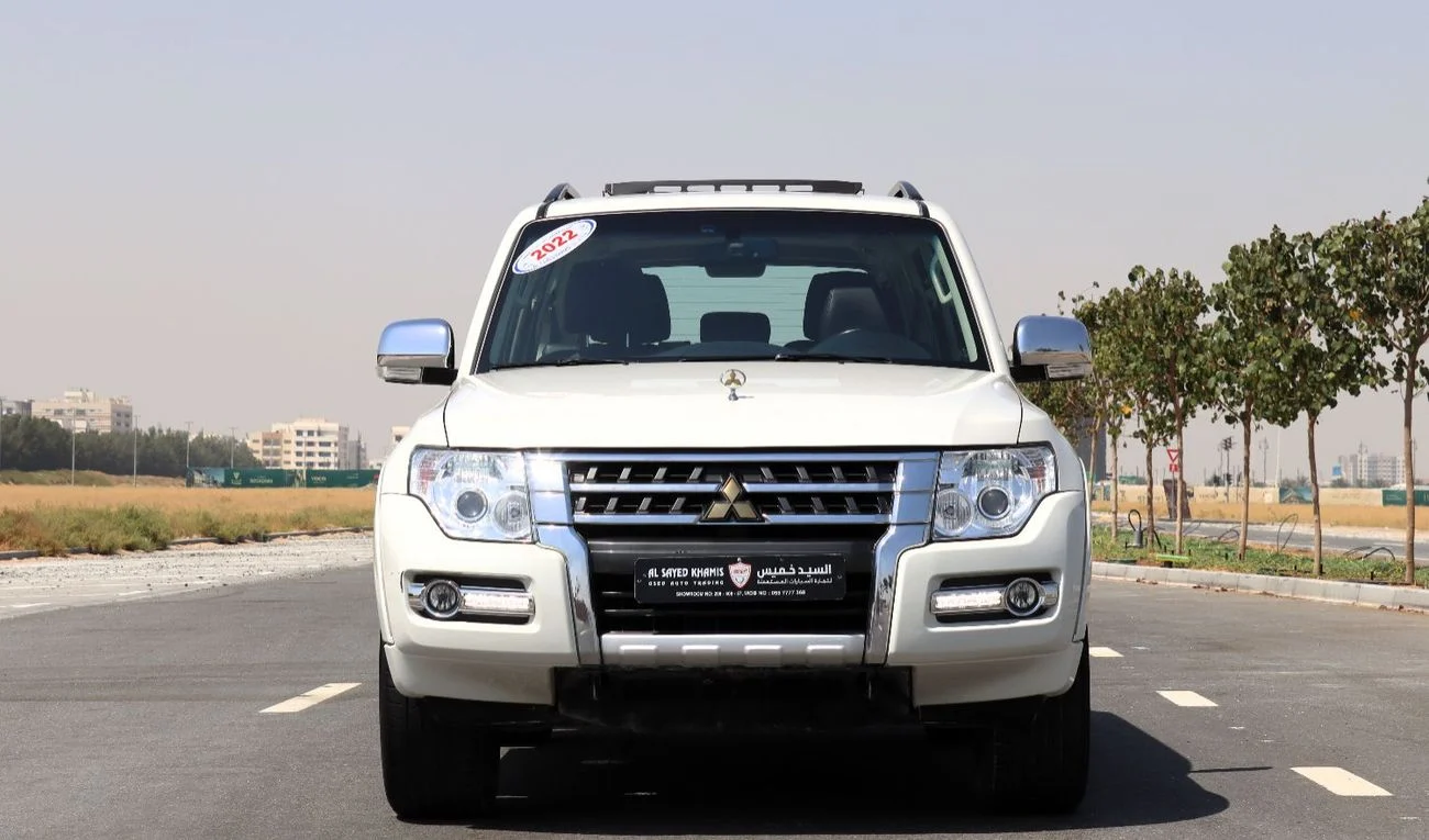2022 Mitsubishi Pajero GLS HIGHLINE, weiß, 43.000 km, Import VAE — Foto 1