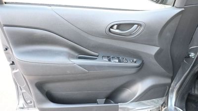 2025 Nissan Navara, grau, 0 km, Import VAE — Foto 14 z 17