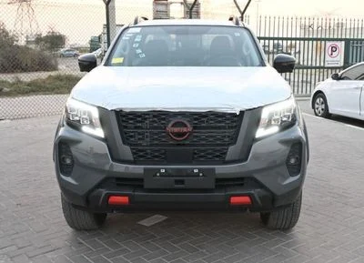 2025 Nissan Navara, grau, 0 km, Import VAE — Foto 2 z 17