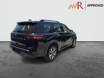 2024 Nissan Pathfinder, schwarz, 26.360 km, Import VAE — Foto 8 z 13