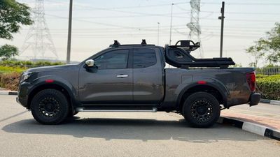 2018 Nissan Navara SE CSF, grau, 42.000 km, Import VAE — Foto 10 z 16