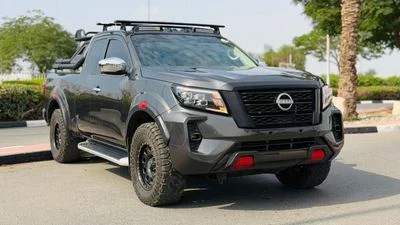 2018 Nissan Navara SE CSF, grau, 42.000 km, Import VAE — Foto 5 z 16