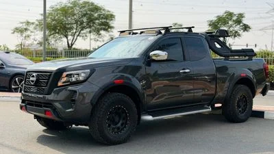 2018 Nissan Navara SE CSF, grau, 42.000 km, Import VAE — Foto 6 z 16