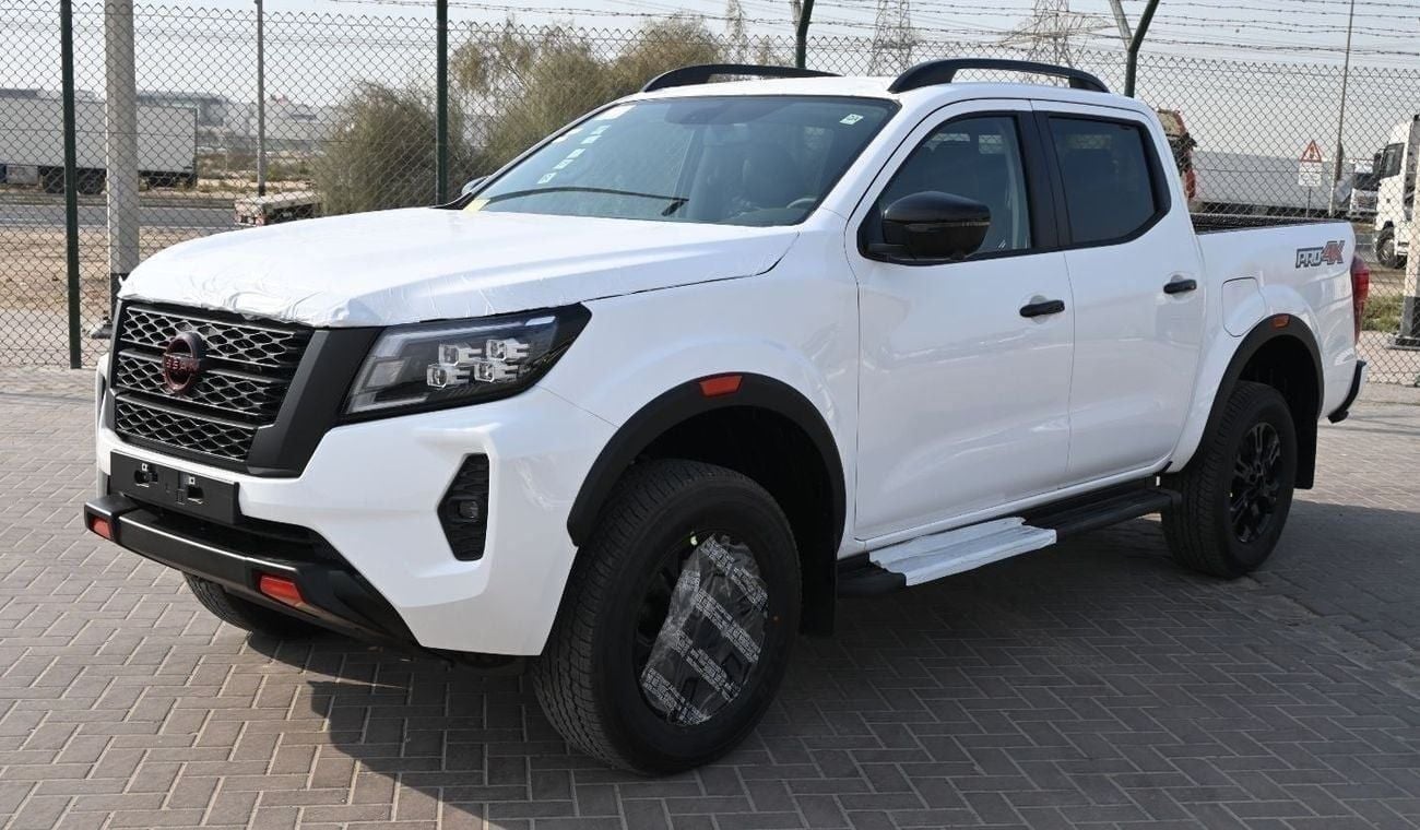 2025 Nissan Navara, weiß, 0 km, Import VAE — Foto 1