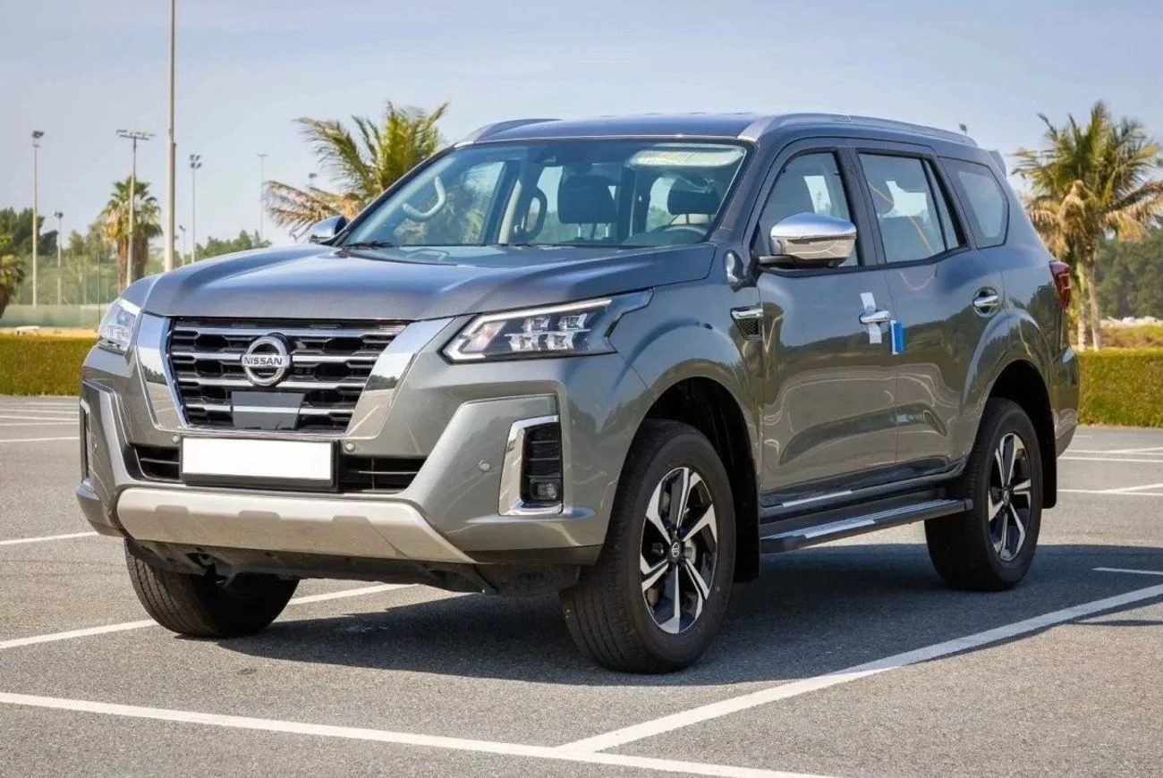 2024 Nissan X Terra PLATINUM, grau, 0 km, Import VAE — Foto 1