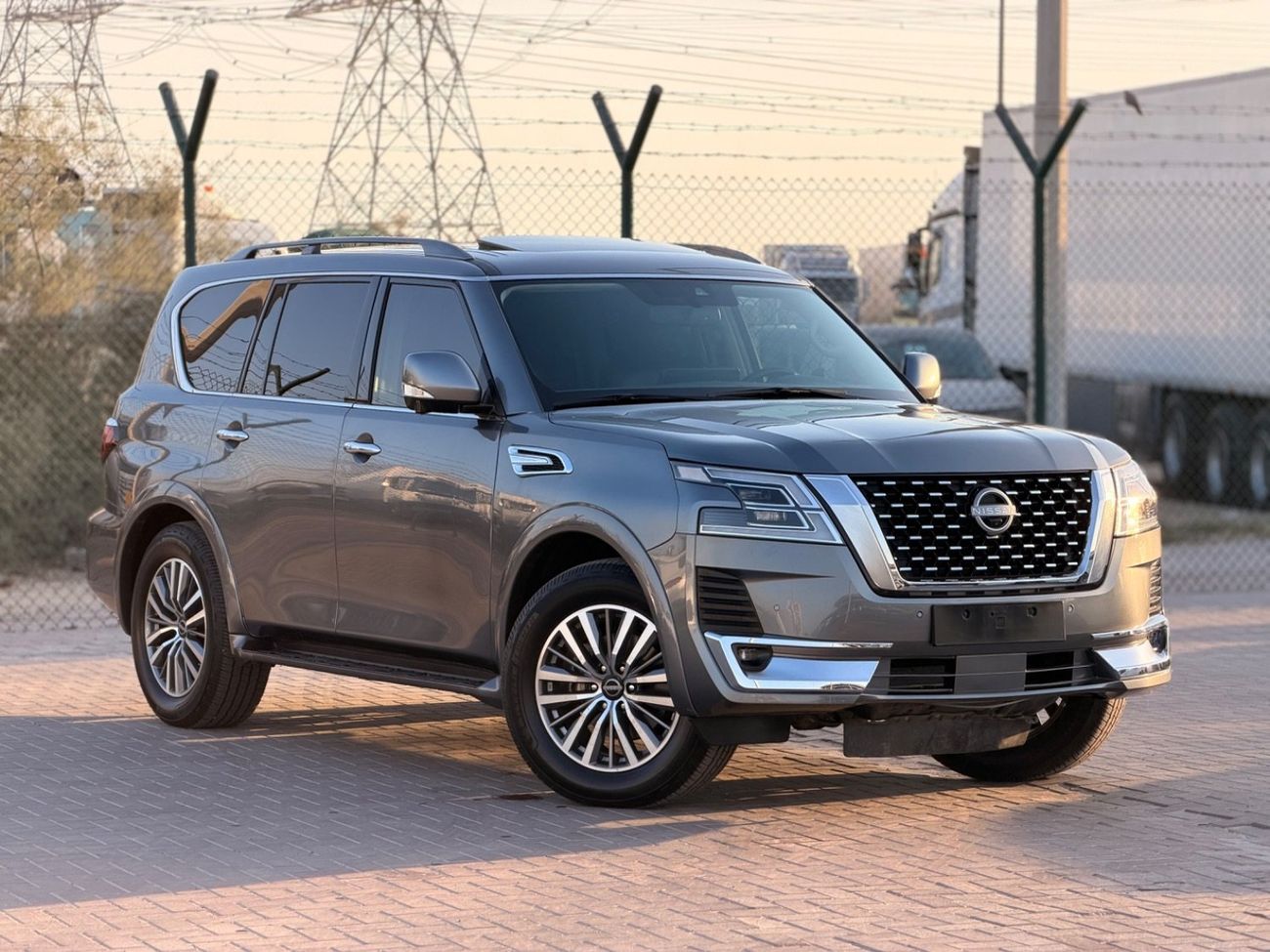 2021 Nissan Armada, grau, 85.878 km, Import VAE — Foto 1