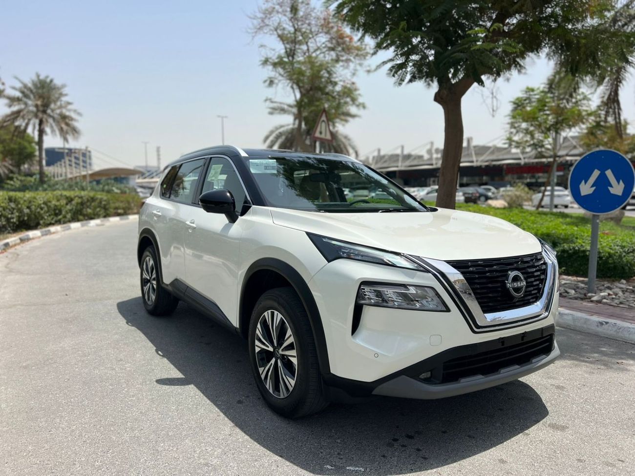 2024 Nissan X Trail SV, weiß, 0 km, Import VAE — Foto 1