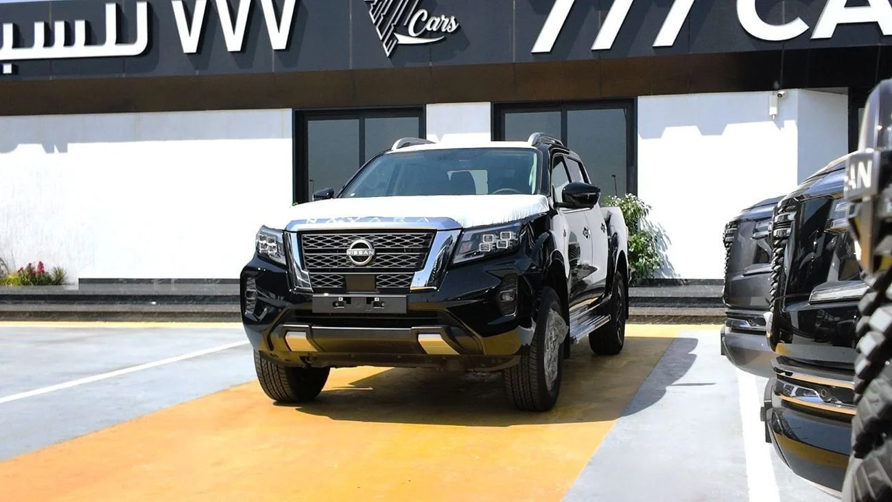 2025 Nissan Navara, schwarz, 0 km, Import VAE — Foto 1