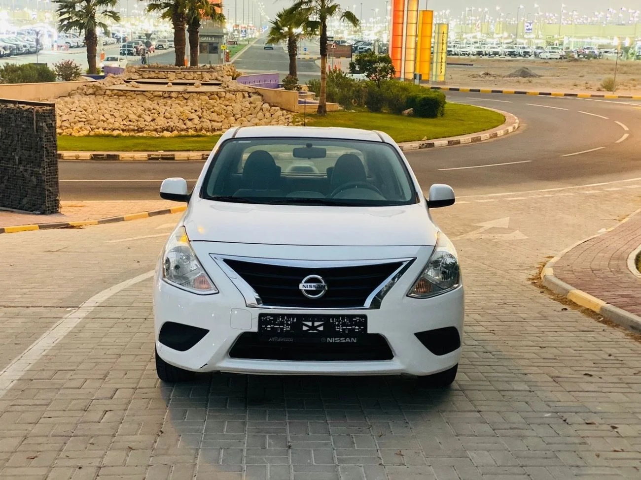 2023 Nissan Sunny SV, weiß, 55.000 km, Import VAE — Foto 1