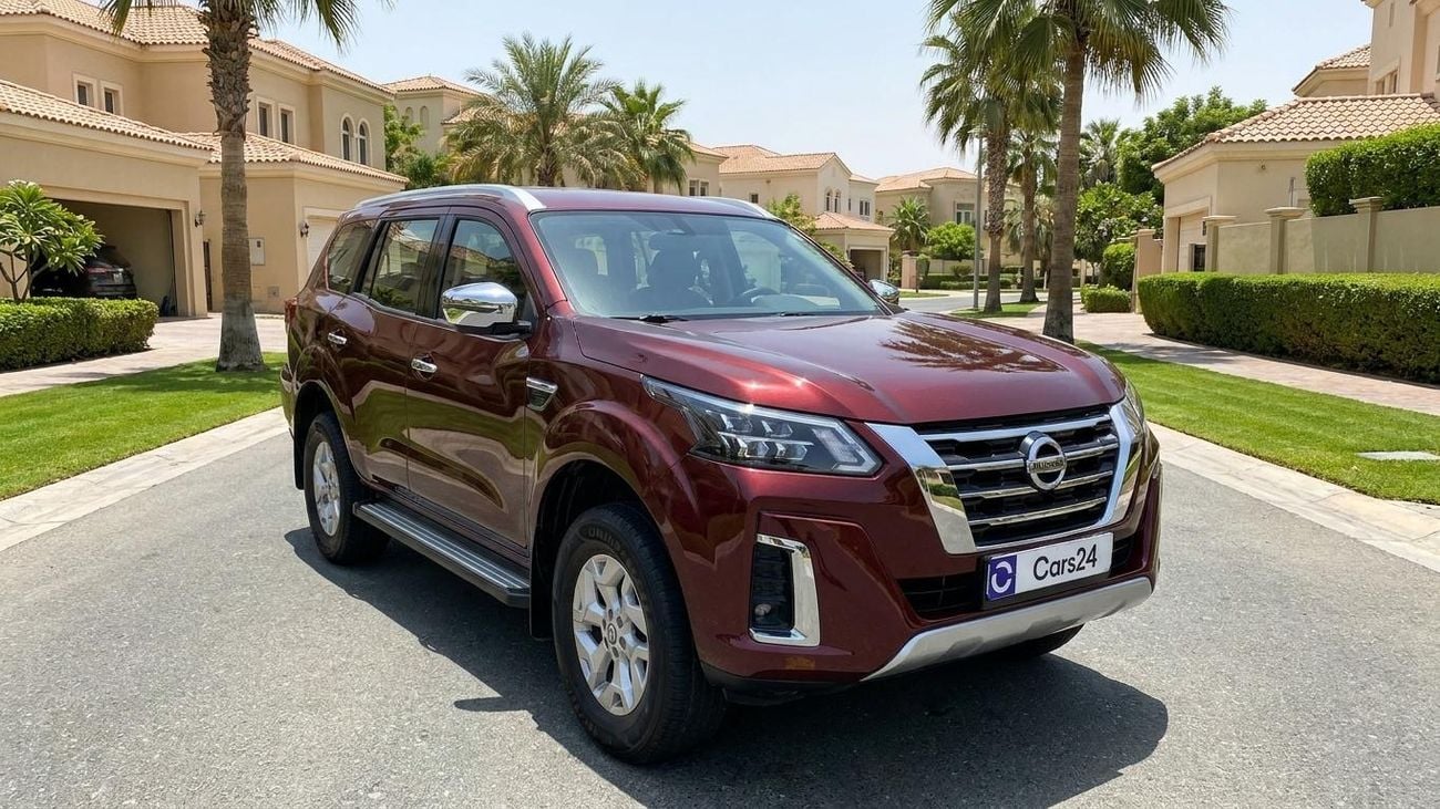2023 Nissan X Terra TITANIUM, rot, 107.561 km, Import VAE — Foto 1