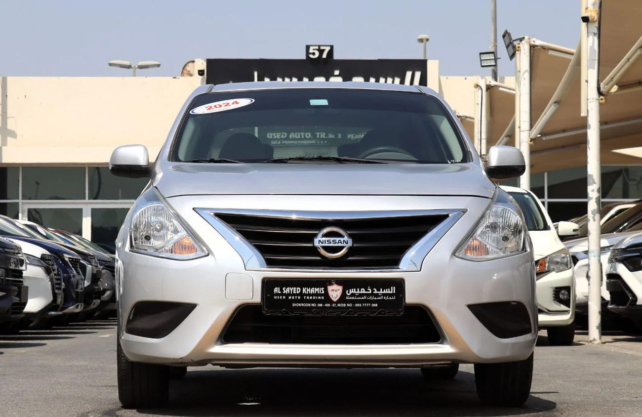 2024 Nissan Sunny SV, silber, 67.000 km, Import VAE — Foto 1