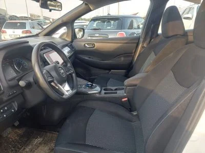 2020 Nissan Leaf, weiß, 52.088 km, Import VAE — Foto 7 z 13